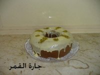 كيكة الفستق بالصلصة البيضاء2.jpg