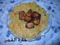 عيش مخلوط بالخضار والبطاط وقطع الدجاج2.jpg