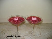 جيلي الفراولة بالرمان بالقلاصات1.jpg